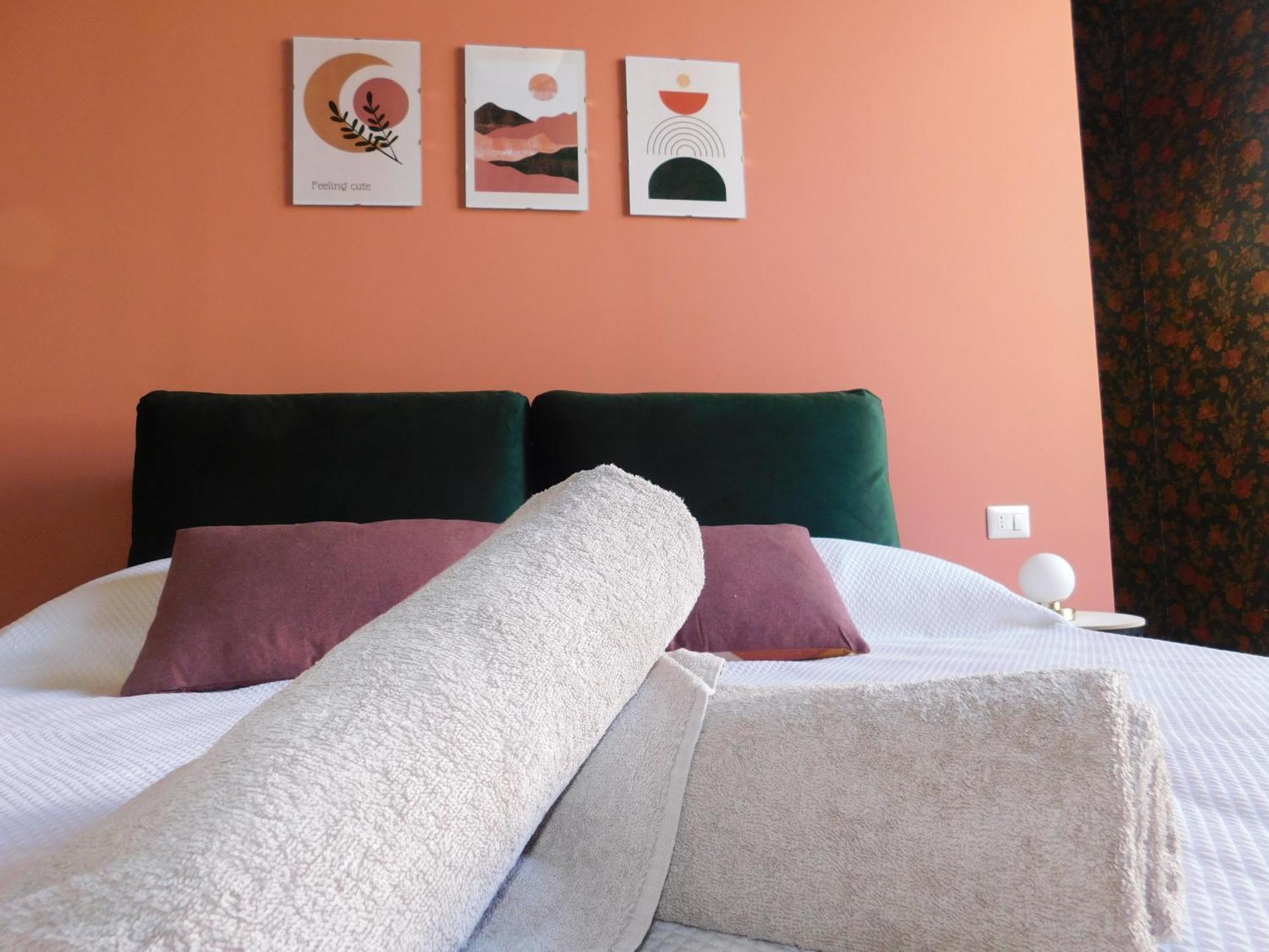 Hibiscus - Etnea Guest house